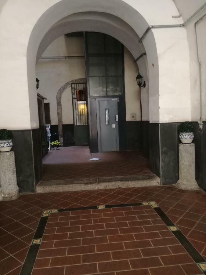 斯特拉10号住宿加早餐旅馆 那不勒斯 外观 照片